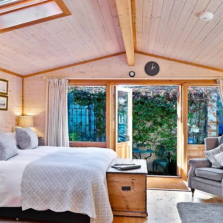 The Lodge - Luxury Lodge With Super King Size Bed, Kitchen & Shower Room Hurstpierpoint المظهر الخارجي الصورة