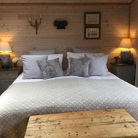 The Lodge - Luxury Lodge With Super King Size Bed, Kitchen & Shower Room Hurstpierpoint المظهر الخارجي الصورة