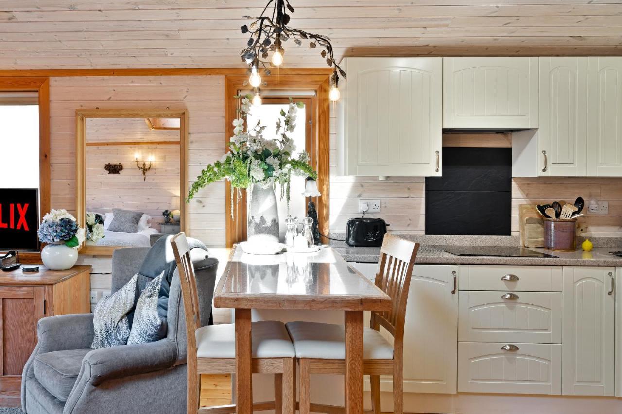 The Lodge - Luxury Lodge With Super King Size Bed, Kitchen & Shower Room Hurstpierpoint المظهر الخارجي الصورة