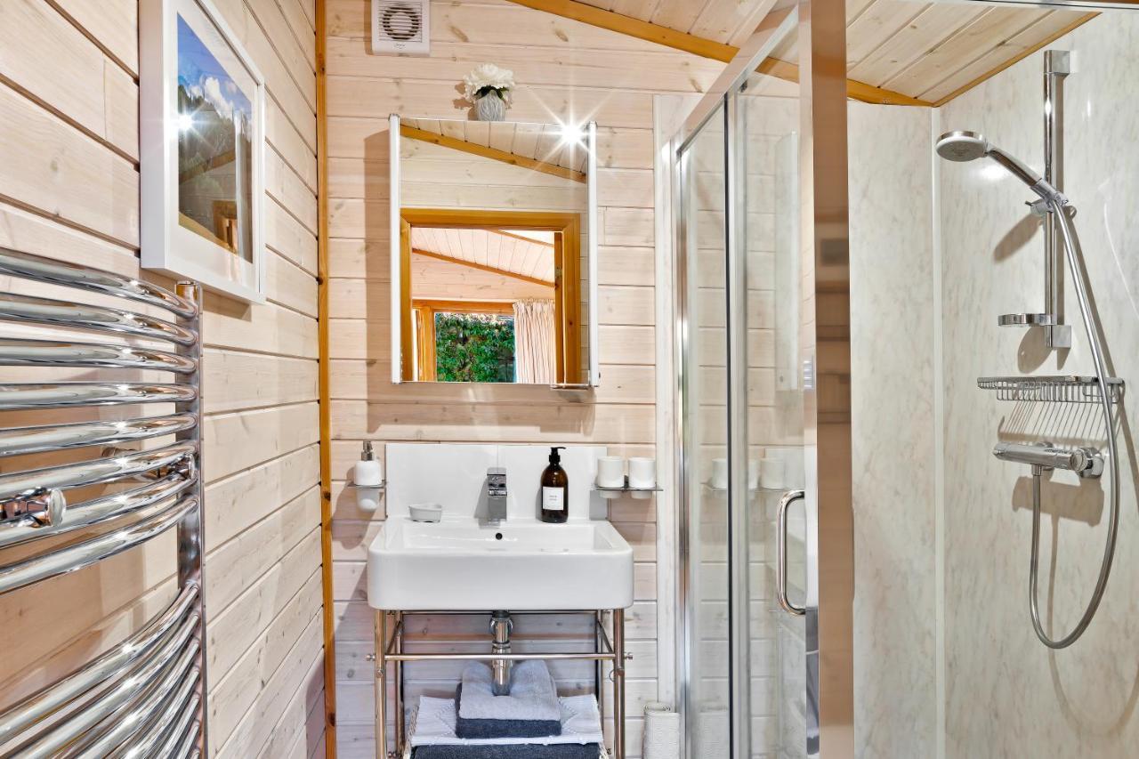 The Lodge - Luxury Lodge With Super King Size Bed, Kitchen & Shower Room Hurstpierpoint المظهر الخارجي الصورة