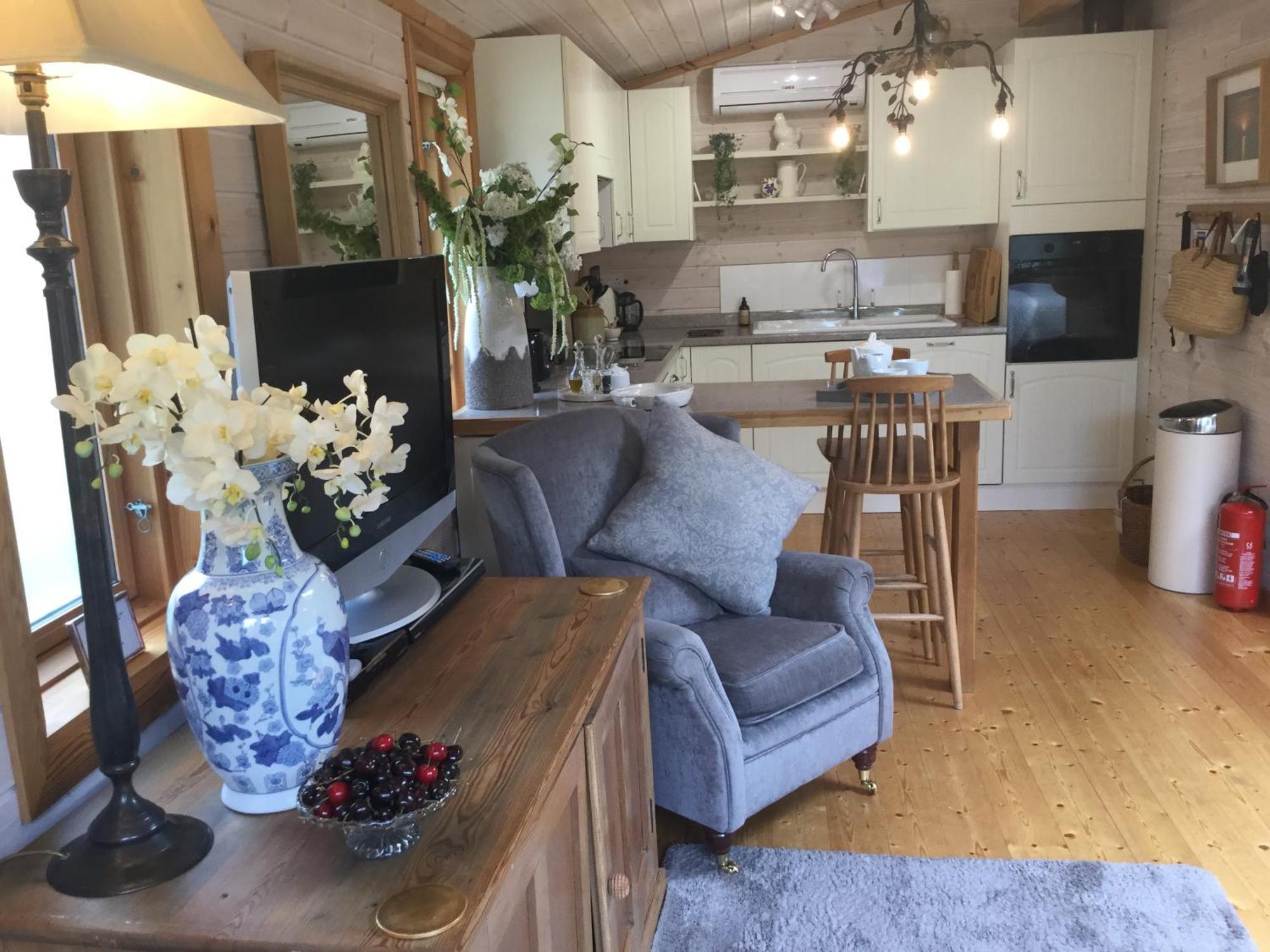 The Lodge - Luxury Lodge With Super King Size Bed, Kitchen & Shower Room Hurstpierpoint المظهر الخارجي الصورة