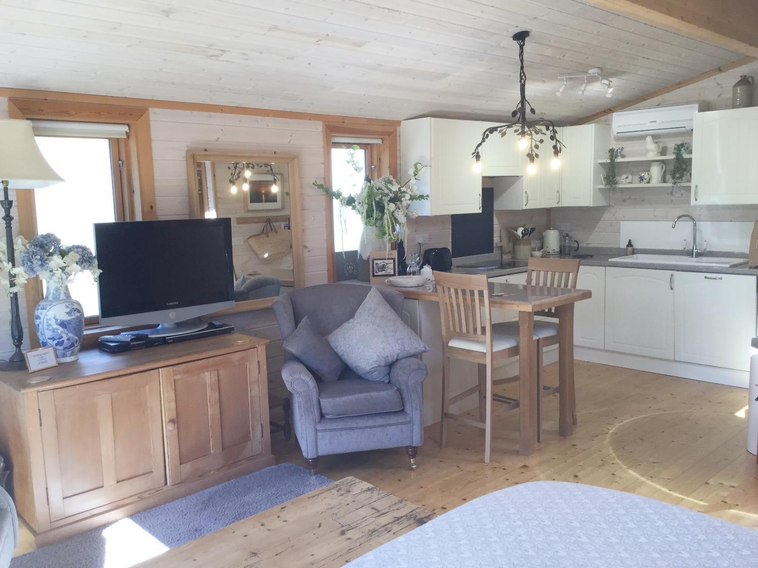 The Lodge - Luxury Lodge With Super King Size Bed, Kitchen & Shower Room Hurstpierpoint المظهر الخارجي الصورة